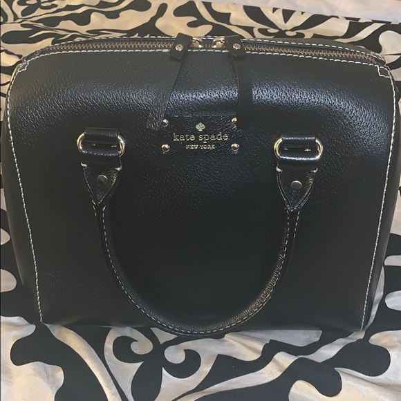 Kate Spade Alessa Wellesley Boston Zip around tote - Picture 4 of 8